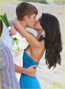 Selena Gomez And Justin Bieber Having Sexs Video